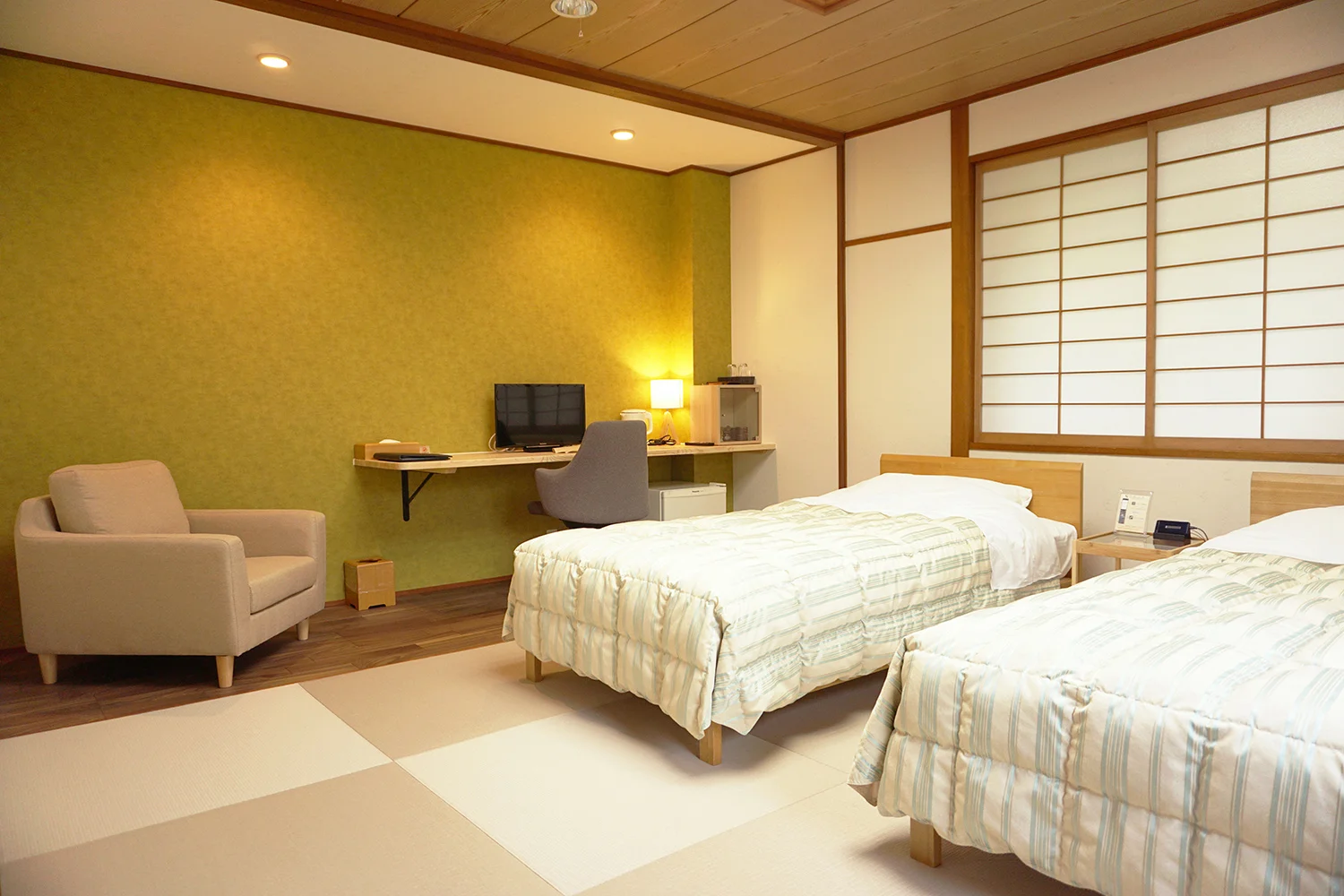 本館 建物側 和洋室T+3畳 客室例3