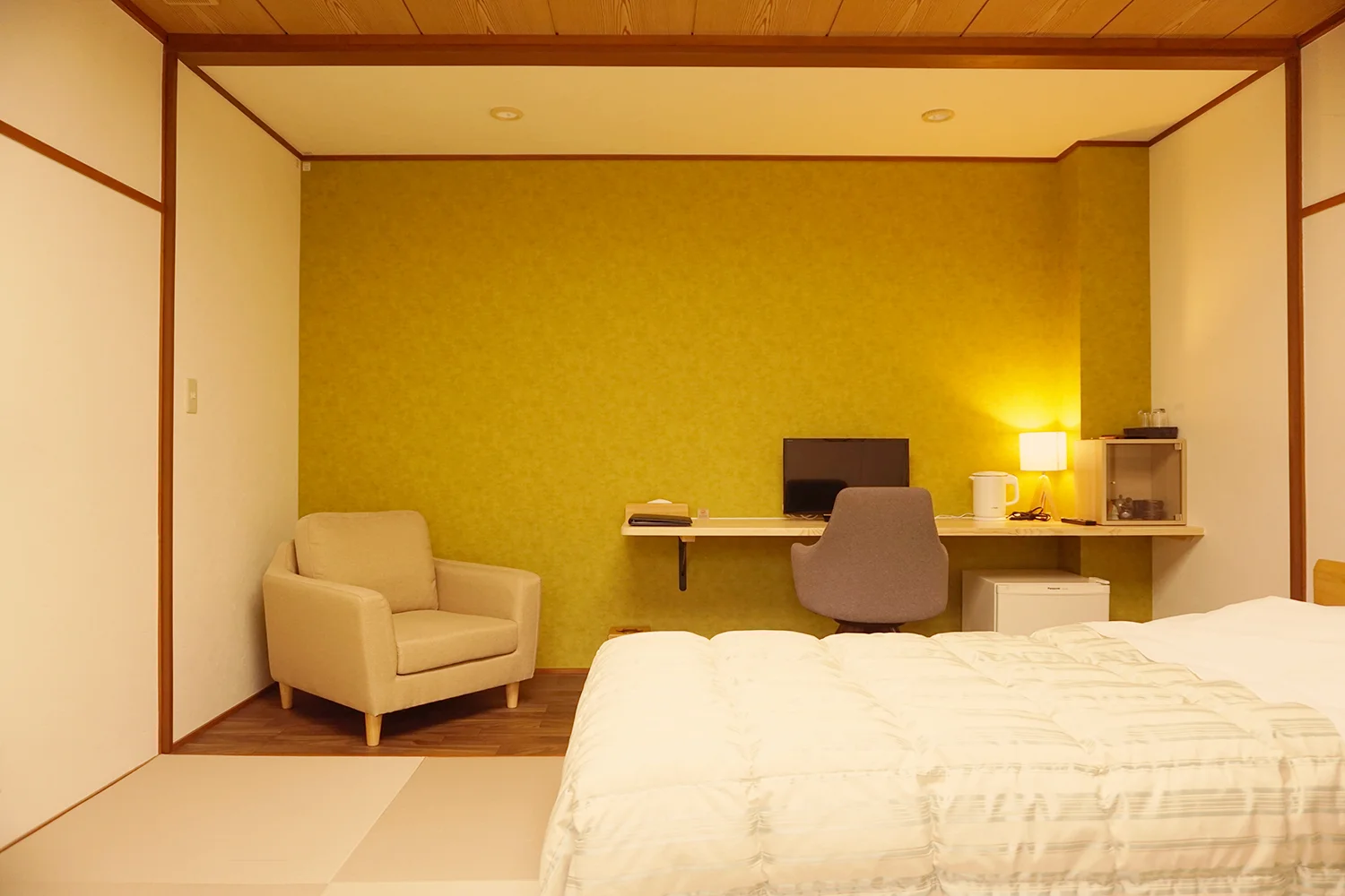 本館 建物側 和洋室T+3畳 客室例4