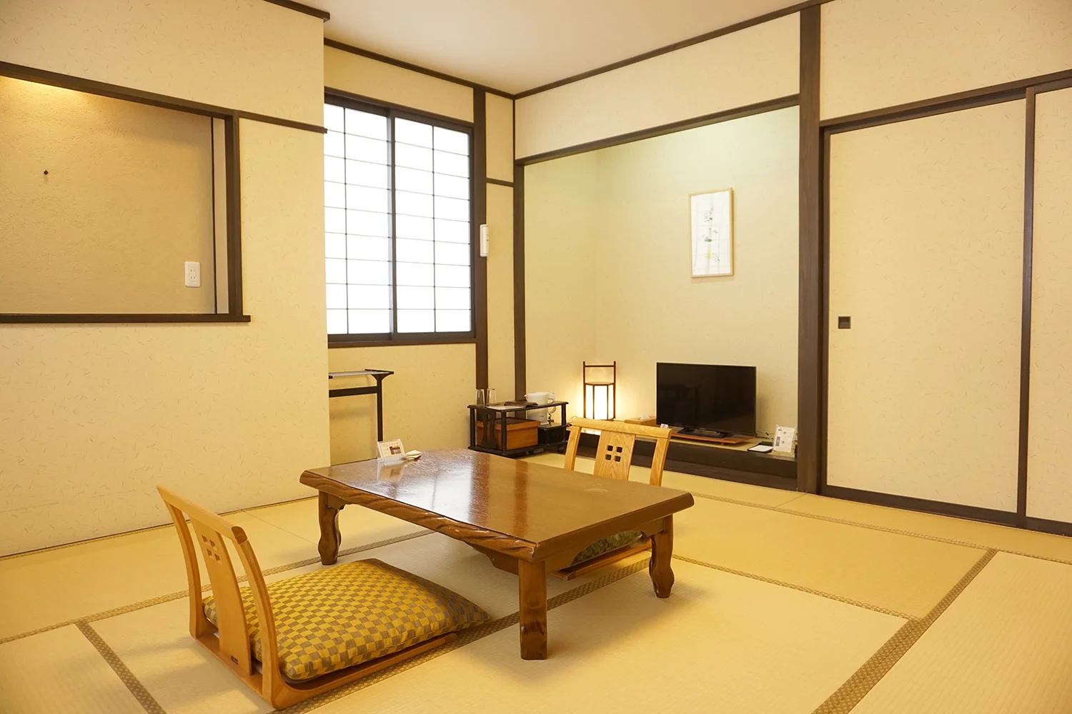 本館 建物側 和室8畳 客室例1