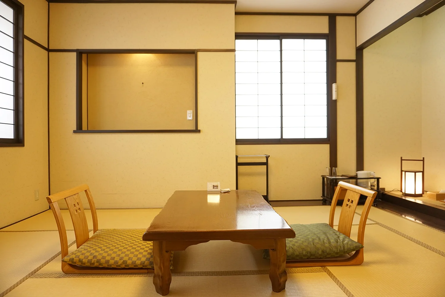 本館 建物側 和室8畳 客室例2