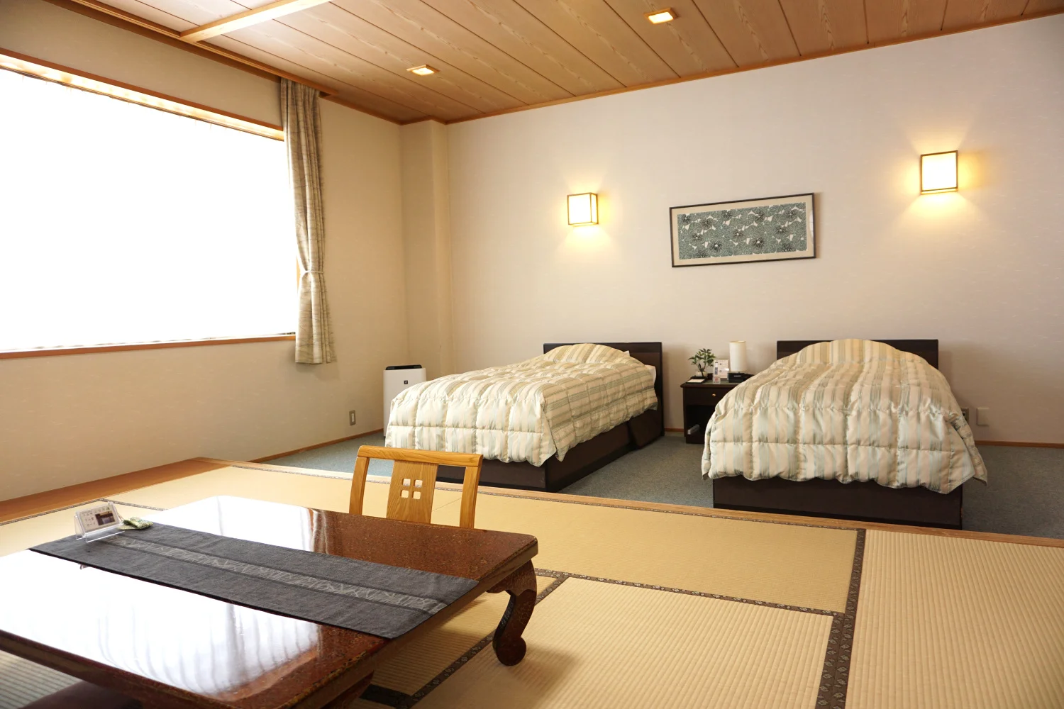 新館 和洋室T+10畳 客室例1