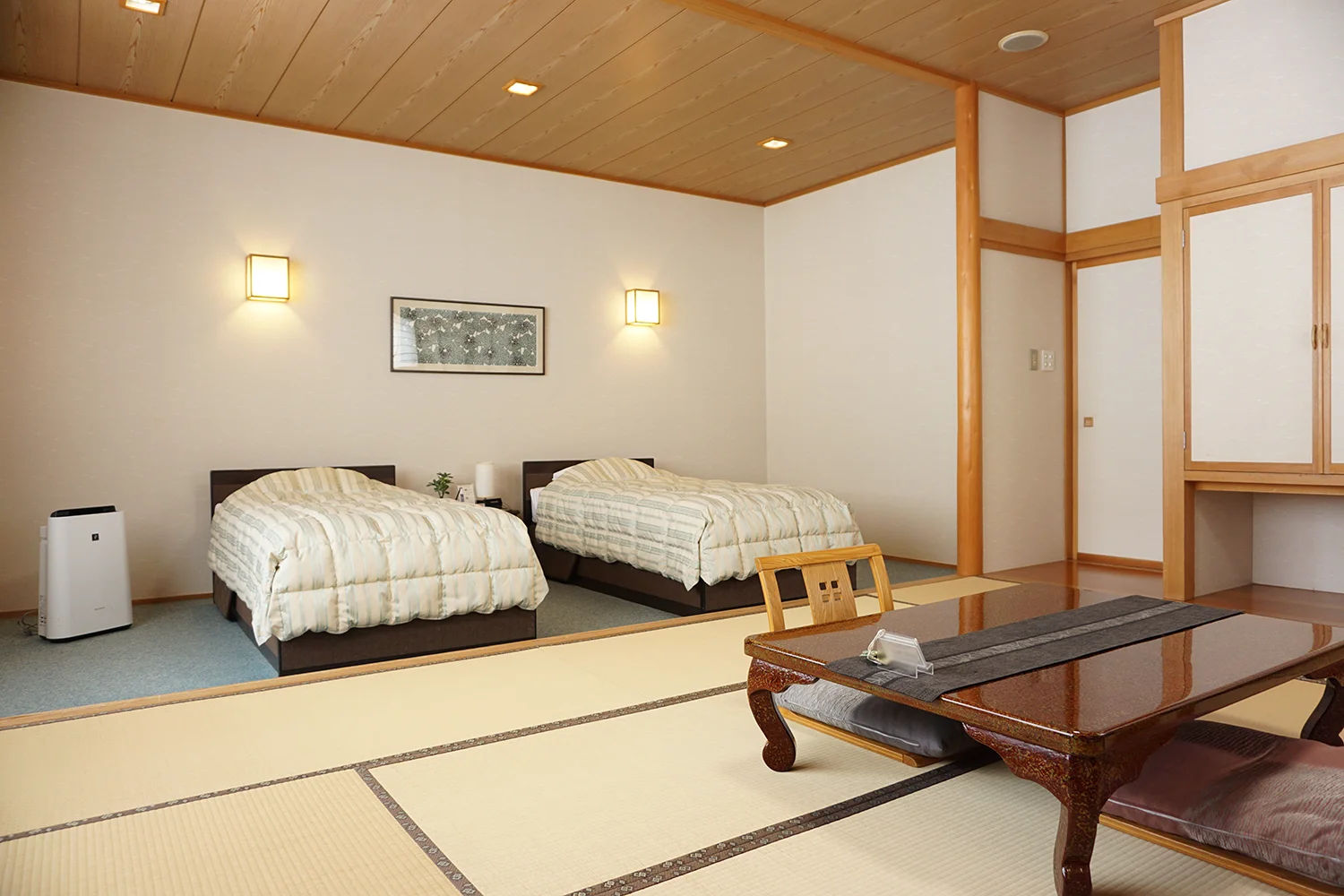 新館 和洋室T+10畳 客室例3